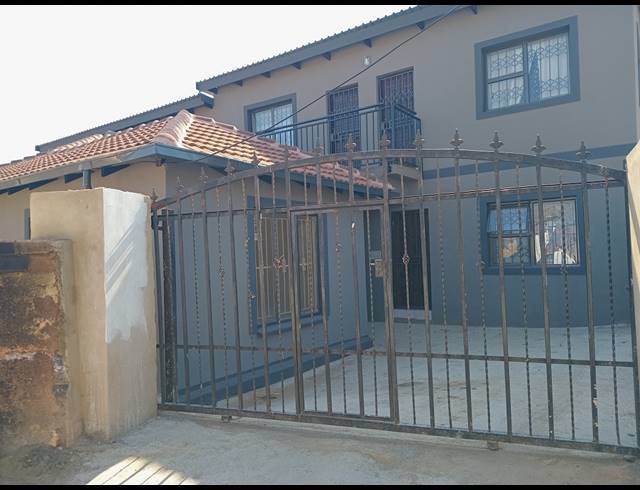 1 BEDROOM FREEHOLD TO LET IN COSMO CITY